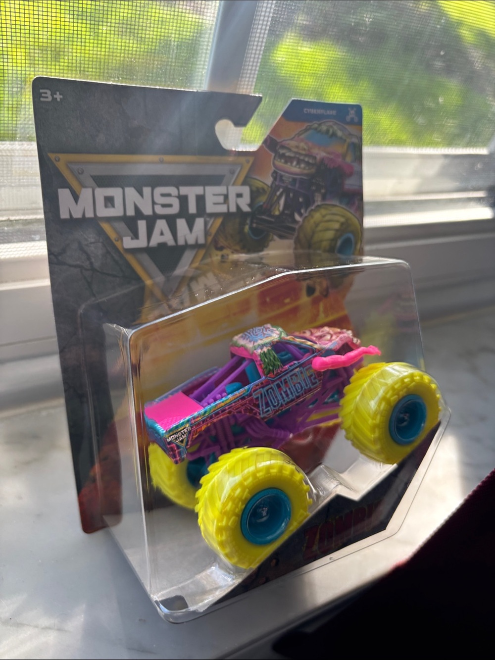 Monster Jam, Official Zombie Monster Truck, Die-Cast Vehicle, 1:64 Scale
